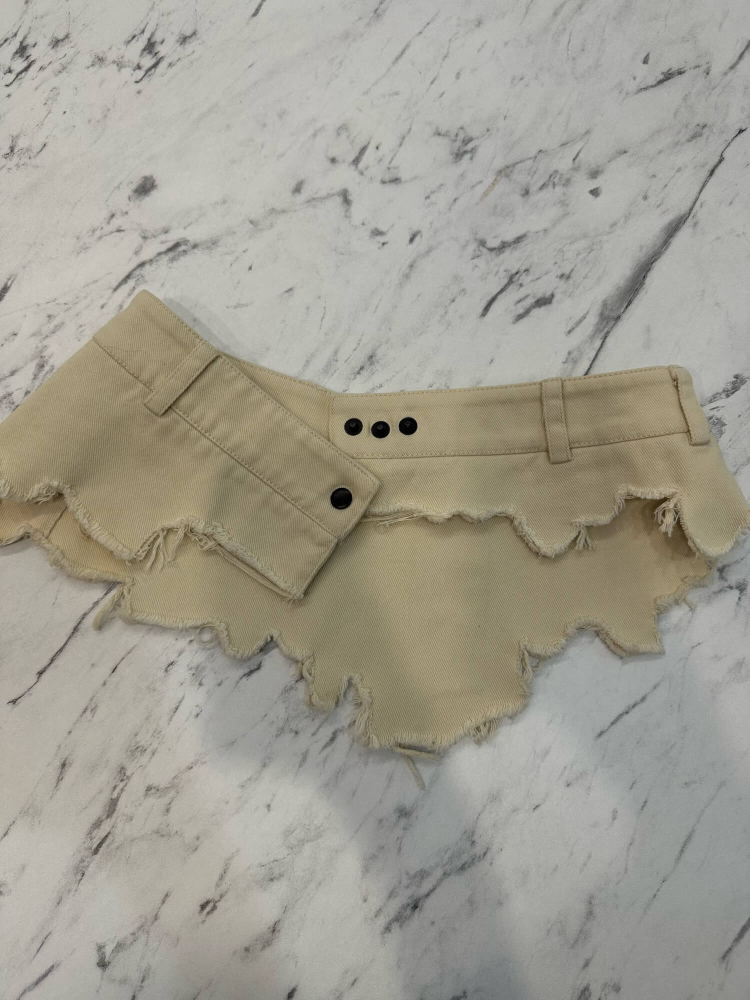 Fierce Femininity Αξεσουάρ Από Ντένιμ - Soft Beige - Εικόνα 23
