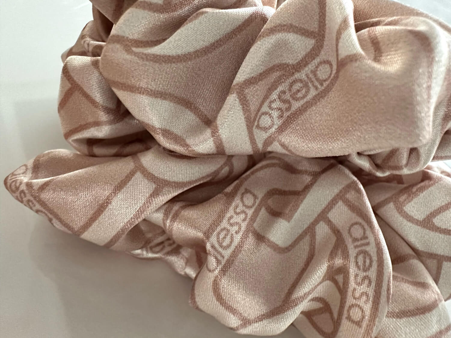 Over The Rainbow Scrunchie μεγάλο - Luxury Nude - Εικόνα 9