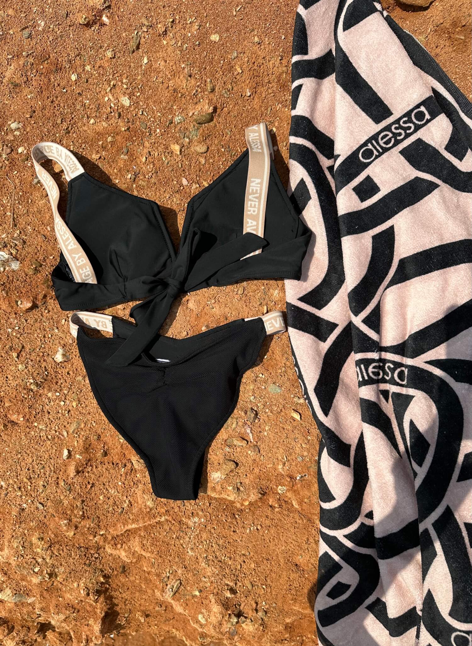Palm Springs Chic Μαγιό Τοπ - Black - Εικόνα 19