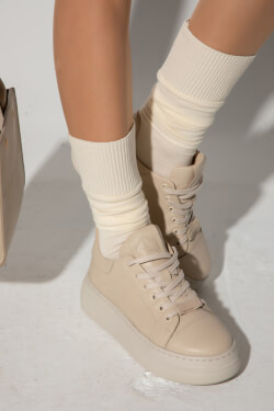 Everyday Luxe Sneakers - Soft beige