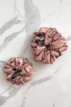 Position To Win Scrunchie - nude - μεγάλο