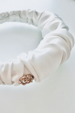 Τιάρα - Εκρού