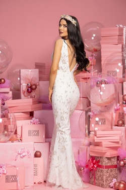 A Night In Dubai επίσημο φόρεμα