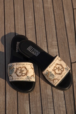 All I Want Is A Yacht Παντόφλες - Beige