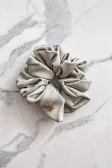 Γκρι-μπεζ scrunchie - μεγάλο - Εικόνα 2