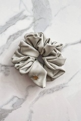 Γκρι-μπεζ scrunchie - μικρό - Εικόνα 2