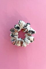 Too Cute To Handle Scrunchie - μικρό - Εικόνα 2